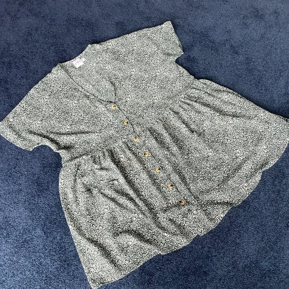 Polly Green and White Relaxed Fit Casual Dress - size 6